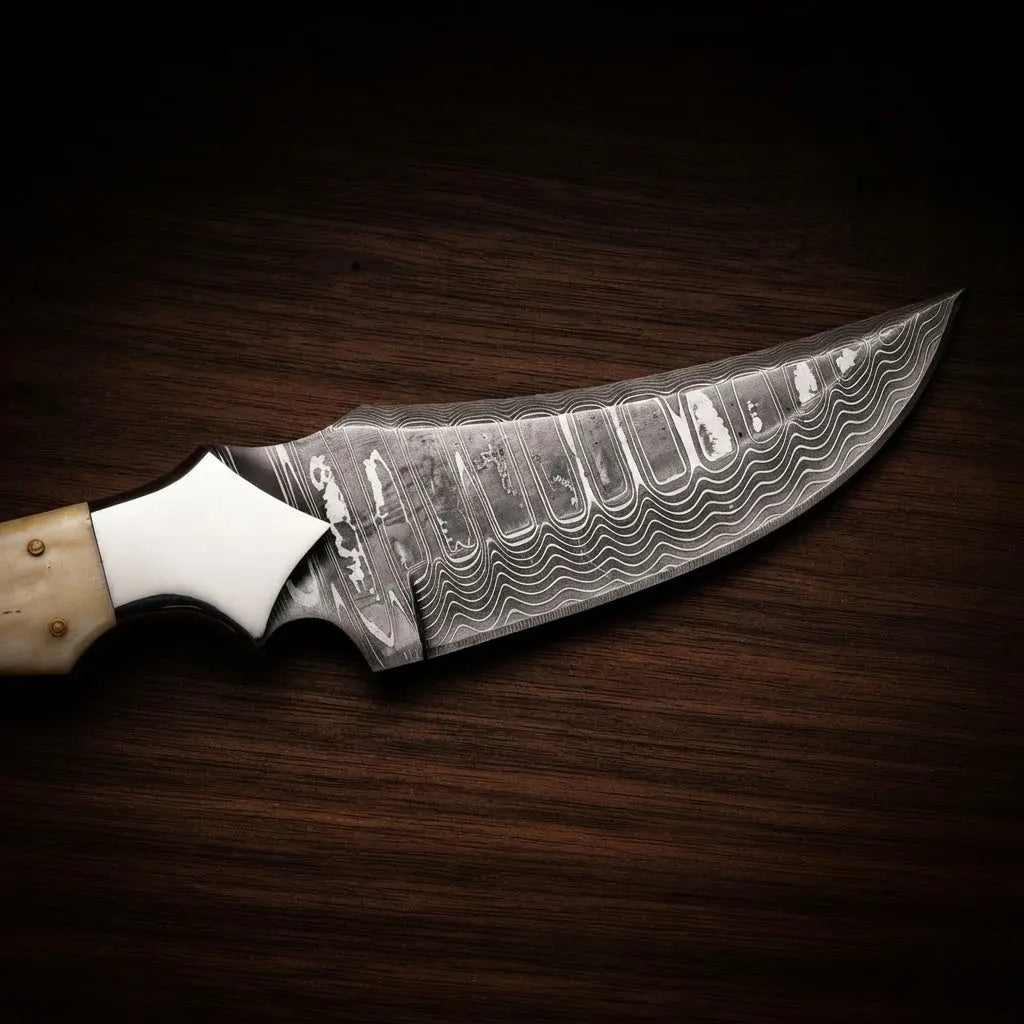 Custom Ringtail Hunting Knife – Stainless Damascus Blade